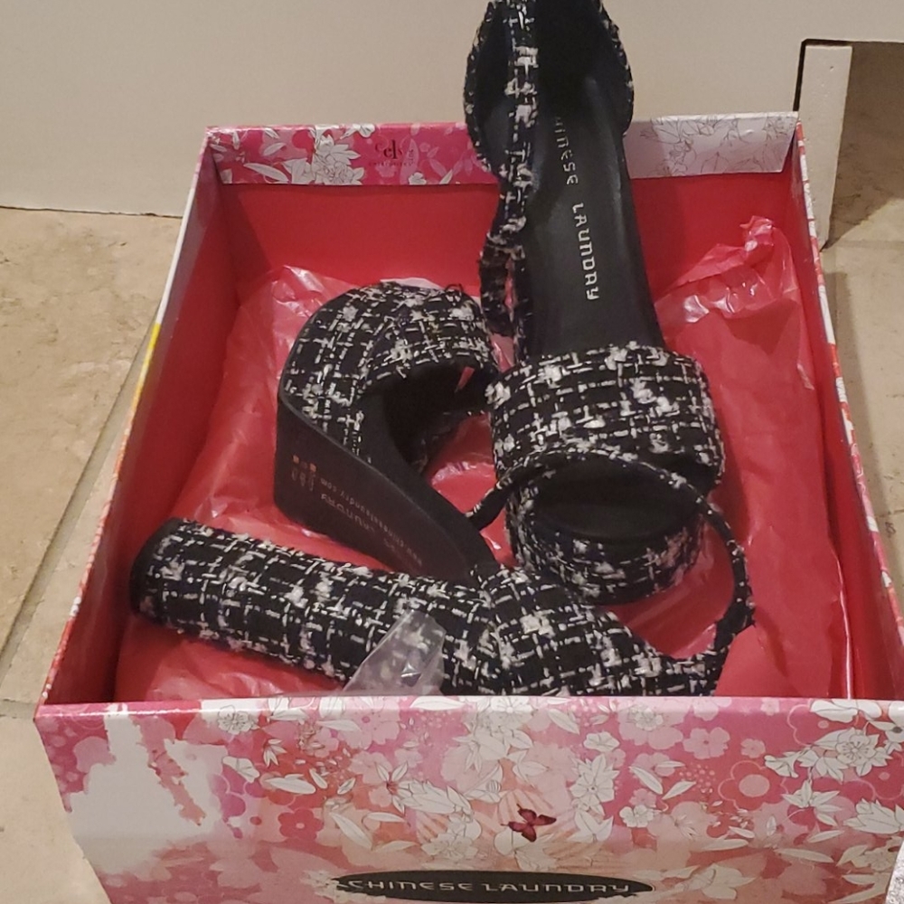 Chinese Laundry Tweed shoes